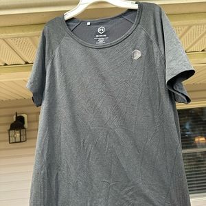 Women’s Under Armour t-shirt
